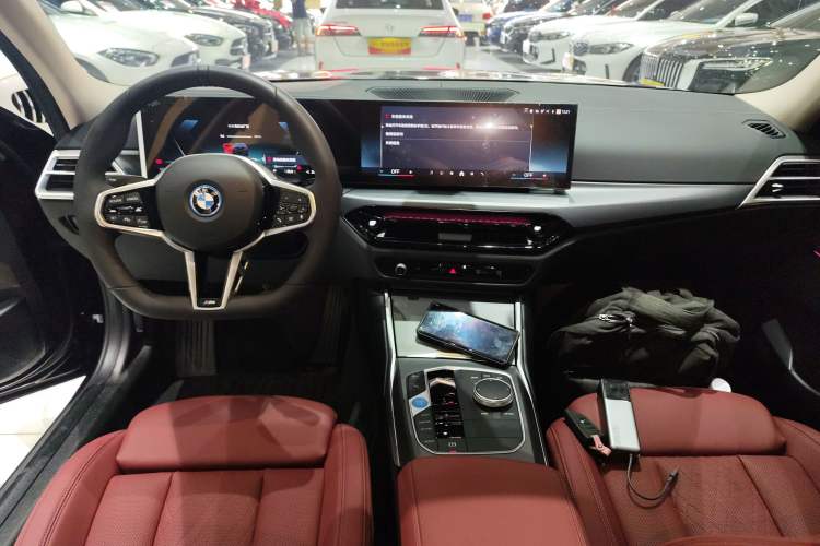 Used BMW i3 2025 eDrive 35 L Center Console