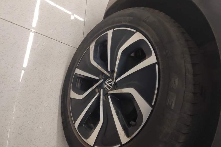 Used Volkswagen ID.4 X 2022 Pure Smart Edition Right Rear Wheel Hub