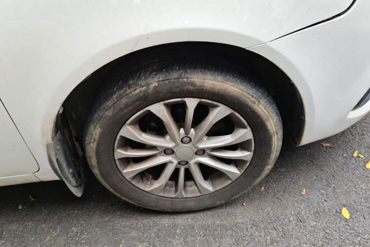 Used Geely Auto Vision 2015 1.5L Manual Elite Model Right Front Wheel Hub