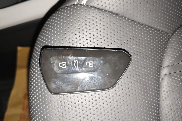 Used Lynk & Co 07 2024 EM-P 126 Long-Range Ultra Interior 1