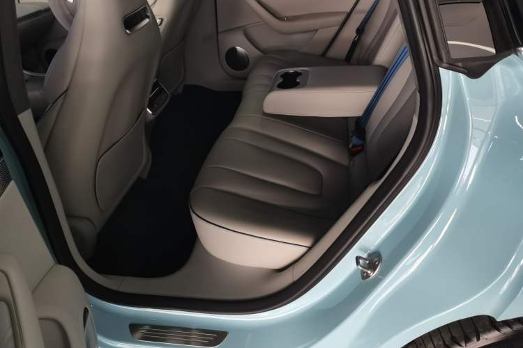 Used Hima Luxeed S7 2025 785 km Ultra