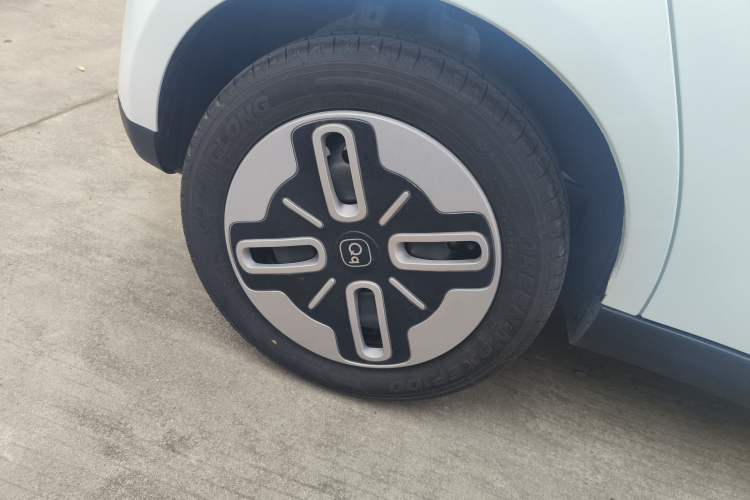 Used Chery QQ Domi 2025 Model 305km Comfort Edition Right Rear Wheel Hub