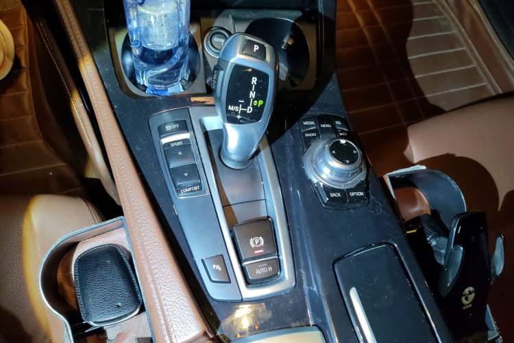 Used BMW 5 Series 2014 520Li Elegant Model
