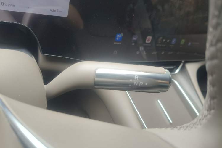 Used Hima AITO M8 2025 Extended-Range Max Version 37 kWh 5-Seater Gear Lever