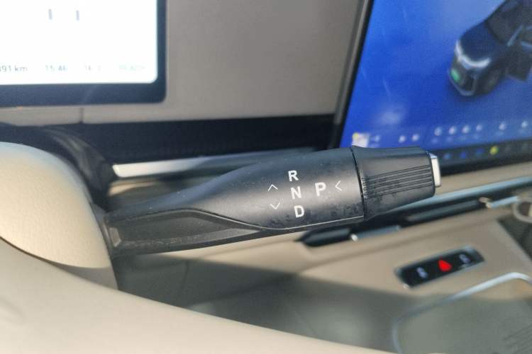 Used VOYAH Dream 2025 PHEV Four-Wheel-Drive Flagship Kunpeng Edition
