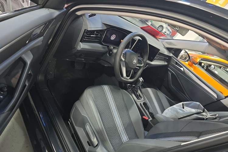 Used Volkswagen Sagitar 2025 200TSI DSG Flyover Edition Driver Seat