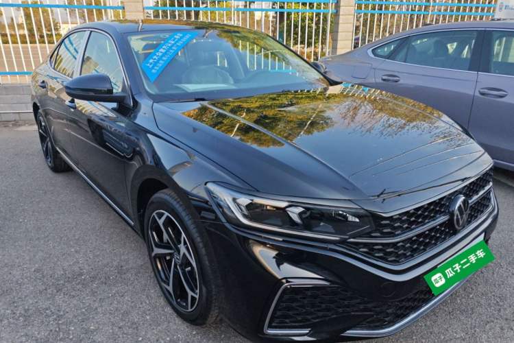 Used Volkswagen Passat 2026 Model, Outstanding 380TSI Xingkong Longteng Edition Front Right 45 Deg