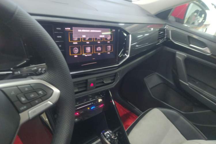 Used Volkswagen Tayron X 2020 330TSI Two-Wheel Drive Luxury Smart Connectivity Version Audio And AC Panel