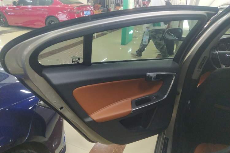 Used Volvo S60 2017 S60L T4 Smart Range Edition
