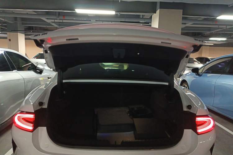 Used Xiaomi Auto SU7 2024 Rear-Drive Long-Range Intelligent Driving Version Trunk