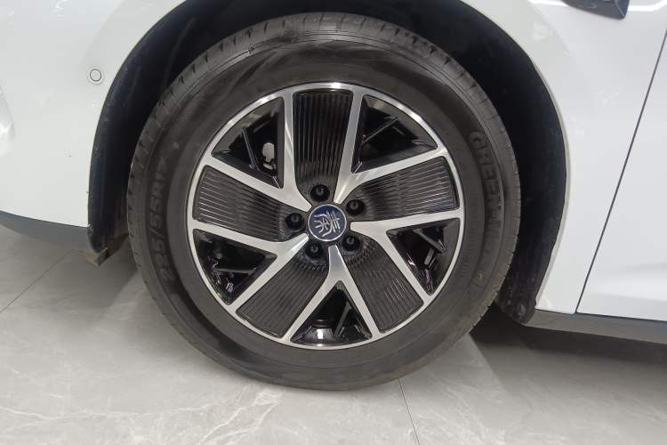 Used BYD Qin L 2025 DM-i Smart Drive 120KM Superior Model