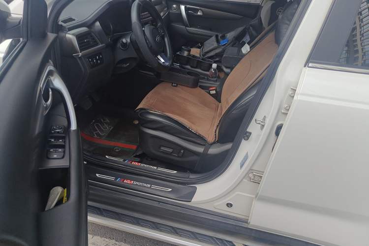 Used Kia Sportage R 2018 2.0L Automatic Smart Luxury Version China V Standard Driver Seat