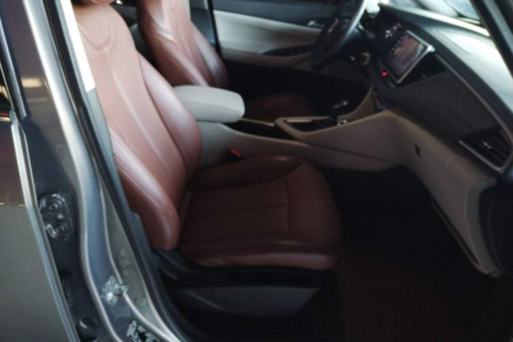 Used Buick GL6 2018 18T 6-Seater Elite Model
