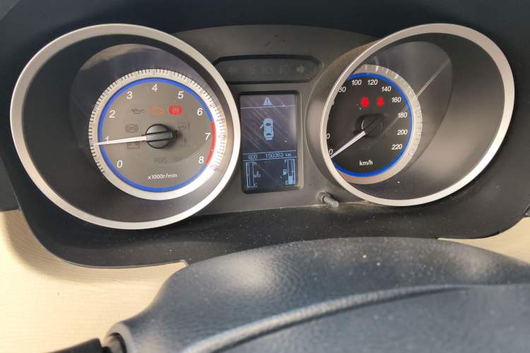 Used Soueast V5 Lingzhi 2012 1.5L Manual Comfort Edition Odometer Close Up