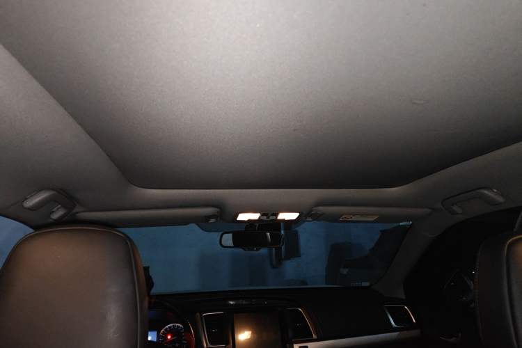 Used Toyota Highlander 2017 2.0T Four-Wheel Drive Luxury Edition 7 Seats
