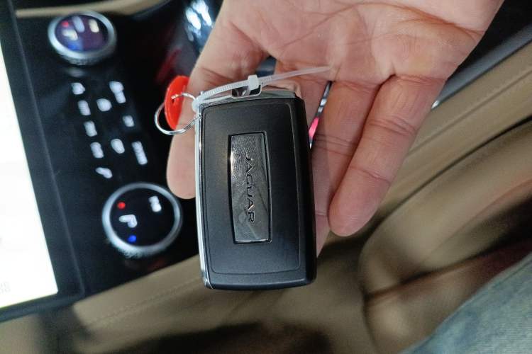 Used Jaguar XFL 2024 2.0T P250 Two-Wheel Drive Prestige Luxury Edition