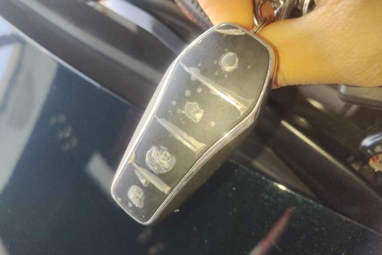 Used BYD Han 2022 EV 610 km All-Wheel-Drive Qianshan Cui Limited Edition Vehicle Key