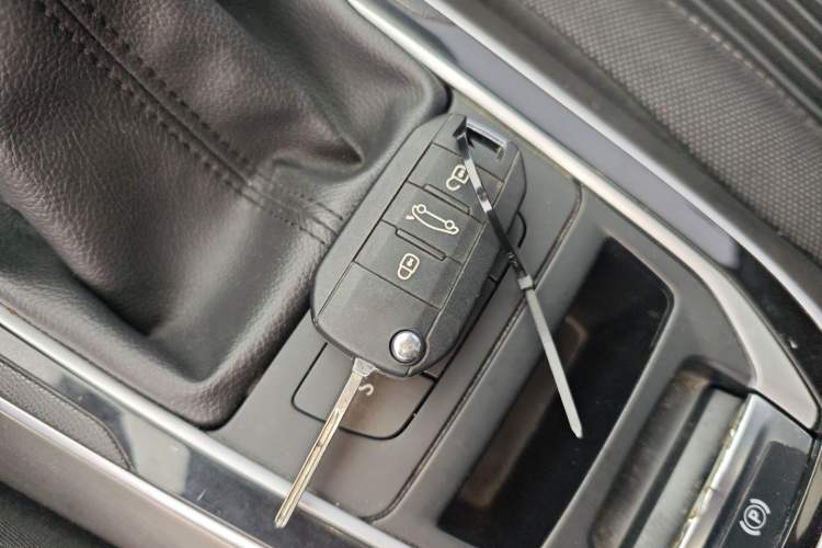 Used Peugeot 408 2014 1.8L Automatic Luxury Edition Interior 1