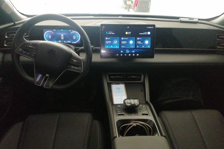 Used BYD Qin L 2024 DM-i 80KM Beyond Model Center Console
