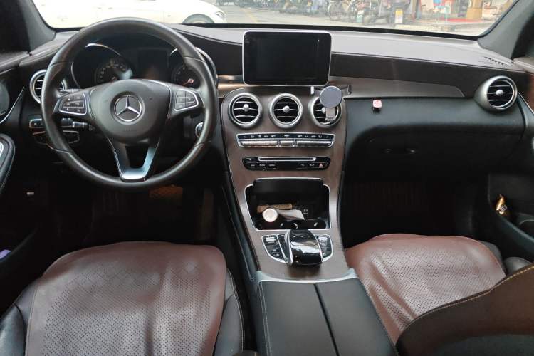 Used Mercedes-Benz GLC 2019 GLC 300 L 4MATIC Dynamic Model
