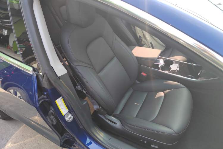 Used Tesla Model 3 2019 Long-Range Rear-Wheel-Drive Version
