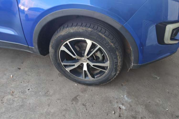 Used JMC Yusheng S330 2016 1.5L GTDi Automatic Two-Wheel Drive Prestige Edition Right Front Wheel Hub