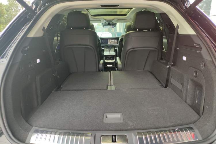 Used Hongqi E-HS9 2022 660 km Range Flagway Edition Six Seats
