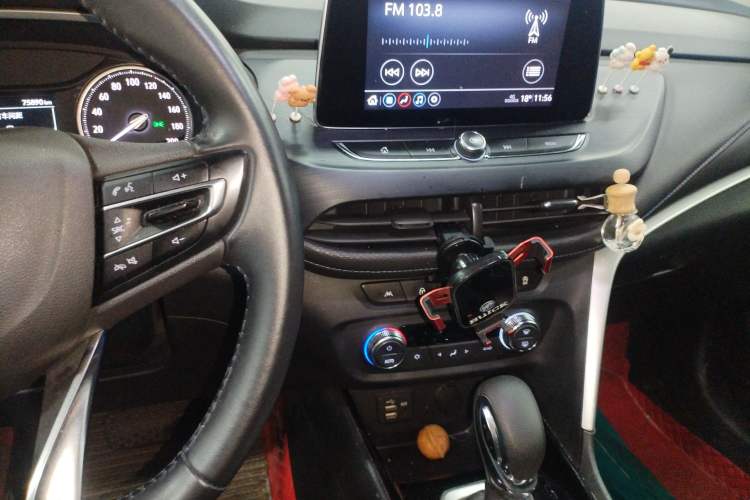 Used Buick Encore 2020 20T CVT Elite Edition Audio And AC Panel