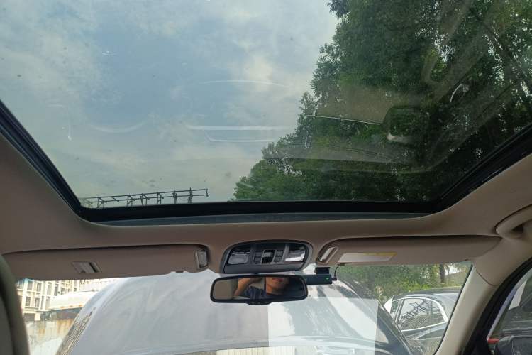 Used Kia Sorento 2015 Sorento L 2.4L Gasoline 4WD Elite Edition 5 Seats China IV Standard