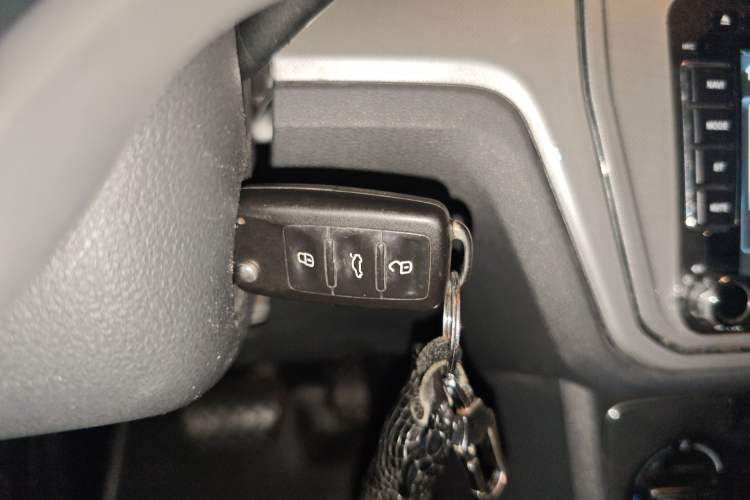 Used Volkswagen Lavida 2015 1.6L Automatic Comfort Edition Vehicle Key