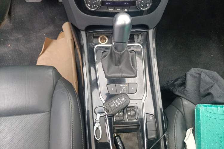Used Peugeot 508 2015 1.6THP Automatic Prestige Edition Gear Lever