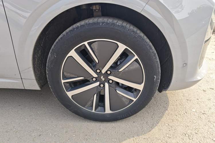 Used Li Auto L6 2024 Max Right Front Wheel Hub