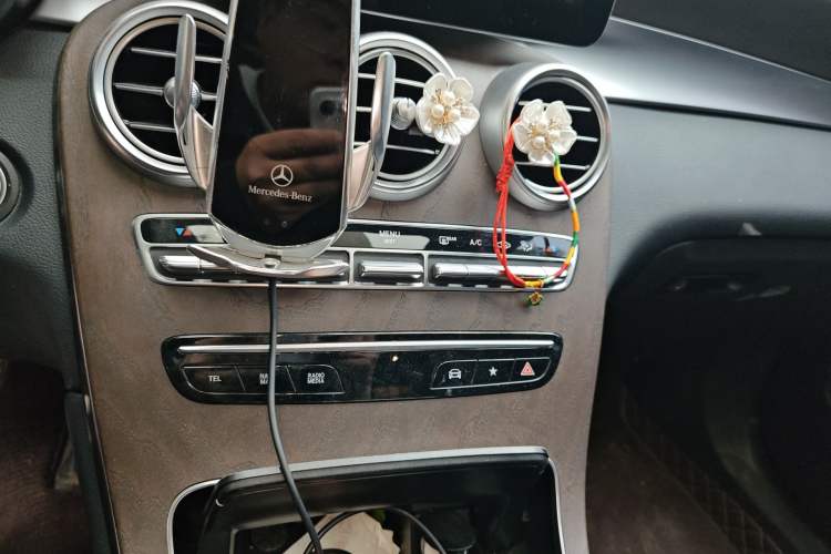 Used Mercedes-Benz GLC 2022 Refreshed GLC 300 L 4MATIC Dynamic Edition Prestige Version Audio And AC Panel