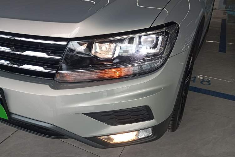 Used Volkswagen Tiguan L 2020 330TSI Automatic Two-Wheel Drive Luxury Edition China VI Standard
