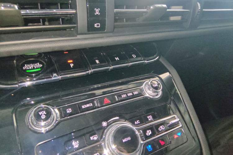 Used Lincoln Corsair 2021 2.0T Two-Wheel Drive Deluxe Edition