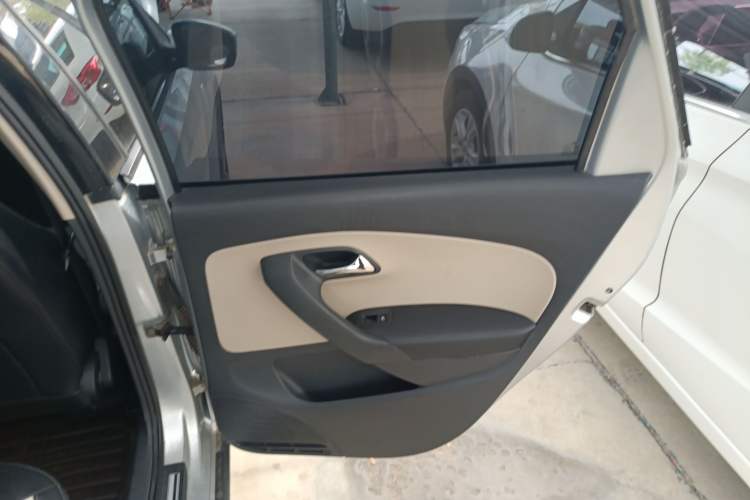 Used Volkswagen Polo 2012 1.6L Cross Polo Automatic Transmission