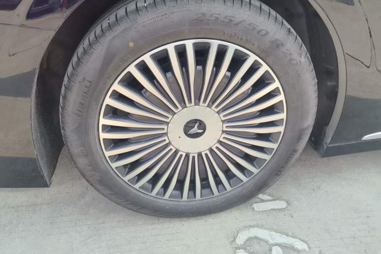 Used VOYAH Dream 2025 EV Four-Wheel Drive Prestige Qiankun Edition