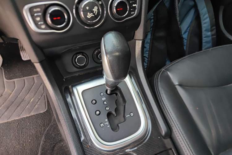 Used Citroen C4L 2014 1.6THP Intelligent Drive Automatic Dynamic Model Gear Lever