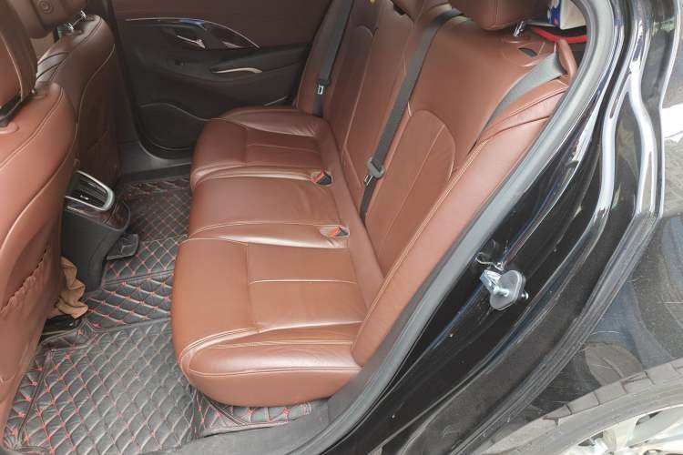 Used Buick LaCrosse 2014 2.0T SIDI Elite Tech Version Left Rear Seat