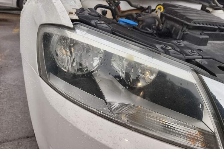 Used Volkswagen Lavida 2013 Restyled Classic 1.6L Manual Comfort Edition
