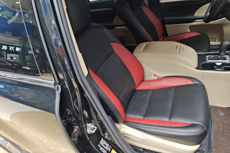 Used Toyota Highlander 2018 2.0T Two-Wheel Drive Elite Edition 7 Seats China VI Standard
