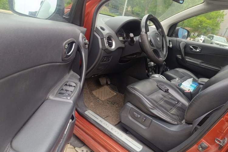 Used Renault Koleos 2012 2.5L 4x4 Comfort Edition with Navigation
