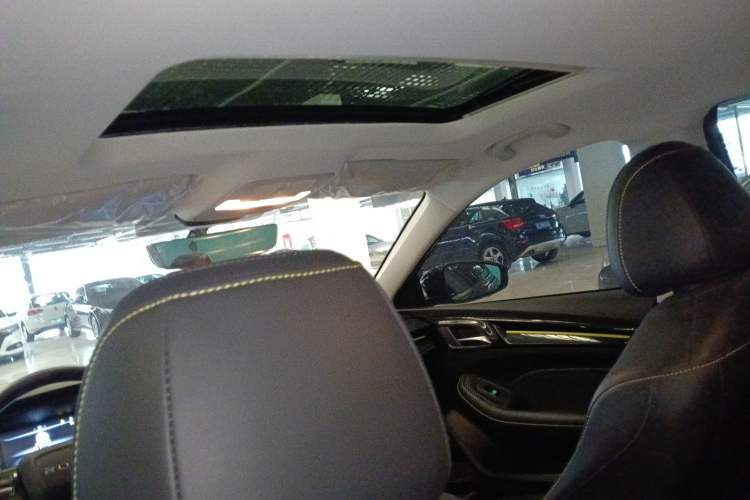 Used Roewe i5 2021 Revised Version 1.5L CVT Diamond Edition