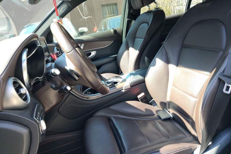 Used Mercedes-Benz GLC 2019 GLC 300 L 4MATIC Dynamic Model
