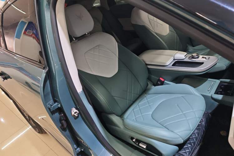 Used ARCFOX Alpha S 2023 735E+ Forest Edition 160kW Right Front Seat