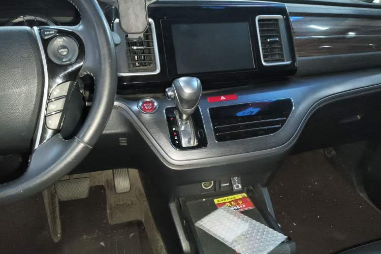 Used Honda Elysion 2016 2.4L Luxury Edition
