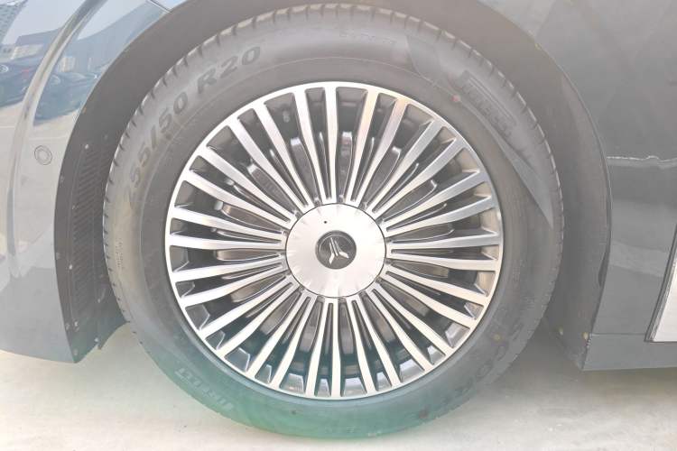 Used VOYAH Dream 2025 PHEV Four-Wheel-Drive Flagship Kunpeng Edition Left Front Wheel Hub