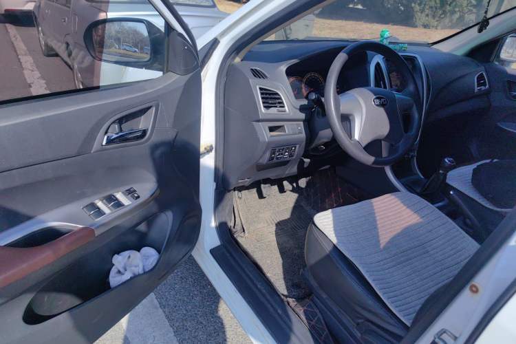 Used BYD F3 2015 Energy-Efficient Model 1.5L Manual Comfort Edition
