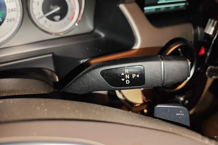 Used Mercedes-Benz GLK-Class 2013 GLK 300 4MATIC Dynamic Sunroof Model Gear Lever