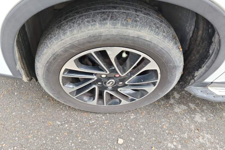 Used GAC Trumpchi GS4 2015 200T Manual Luxury Edition Left Front Wheel Hub